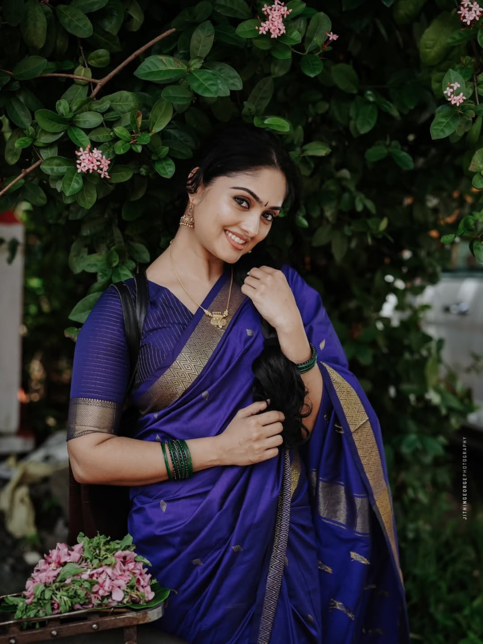 Soft Linen Cotton Silk Saree with Rich Jacquard Weaving & Designer Pallu