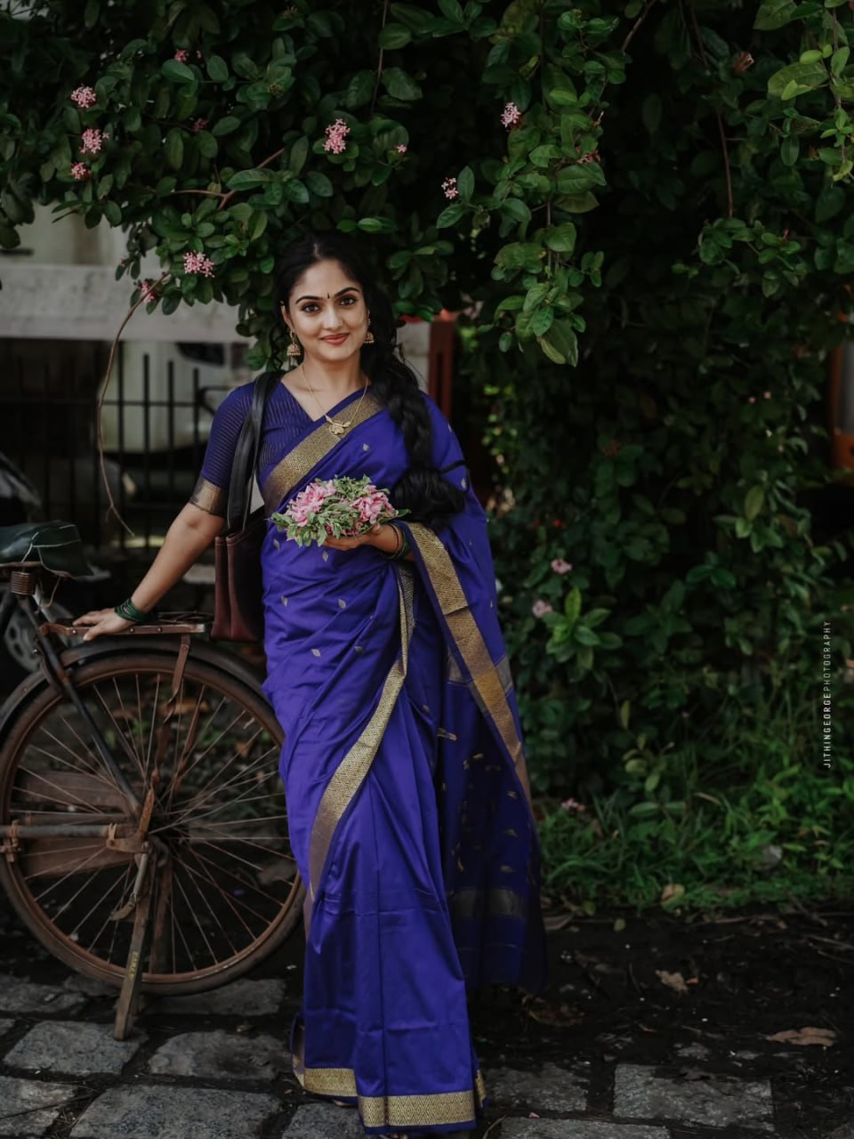 Soft Linen Cotton Silk Saree with Rich Jacquard Weaving & Designer Pallu